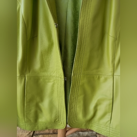 Valerie Stevens Green Apple 100% Leather Green Women's Jacket_Med - Picture 9 of 9